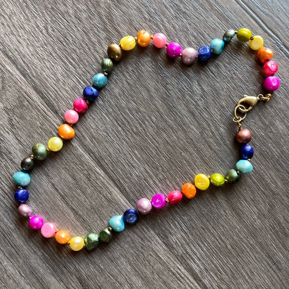 Handmade hand knotted fresh water pearl rainbow necklace - Picture 9 of 10